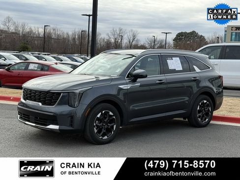 Certified 2025 Kia Sorento S w/ Panoramic Sunroof Package image 3