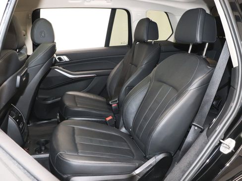 Used 2022 BMW X7 xDrive40i w/ Premium Package image 23