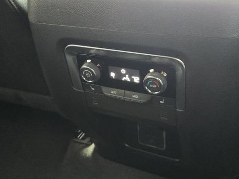 Used 2026 Chevrolet Suburban Premier AWD/4WD image 19