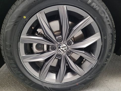 Used 2022 Volkswagen Tiguan SE FWD image 31