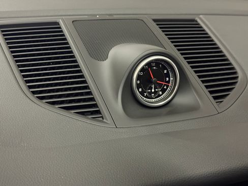 Used 2020 Porsche Macan S image 38