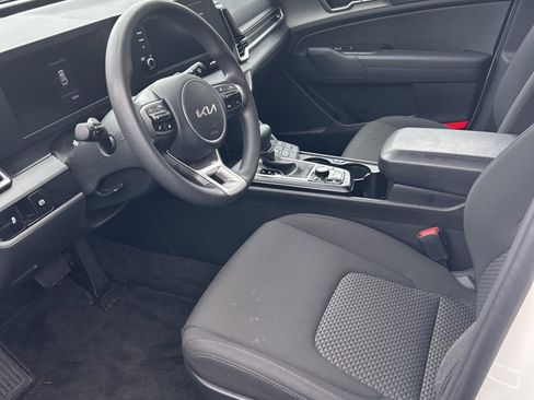 Used 2024 Kia Sportage LX image 7