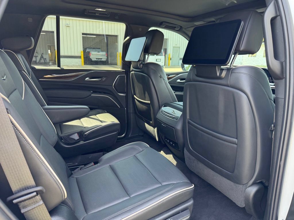 Certified 2024 Cadillac Escalade Premium Luxury w/ Performance Package AWD/4WD image 34