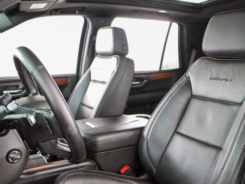Used 2025 GMC Yukon Denali image 27