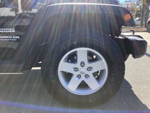 Used 2017 Jeep Wrangler Unlimited Sport w/ Quick Order Package 24S image 13