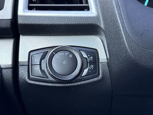 Used 2014 Ford Explorer XLT image 19