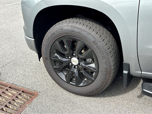 Used 2023 Chevrolet Silverado 1500 Custom image 13