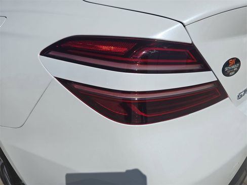 Used 2025 Genesis G70 2.5T image 33