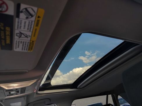 Used 2022 Toyota RAV4 XLE image 7