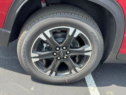 New 2027 Chevrolet Traverse LT w/ Sun and Wheel Package