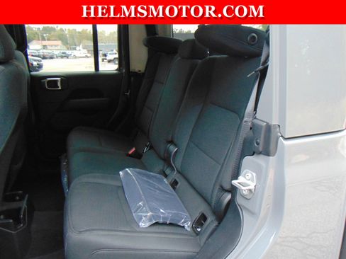 Certified 2023 Jeep Gladiator Overland image 35