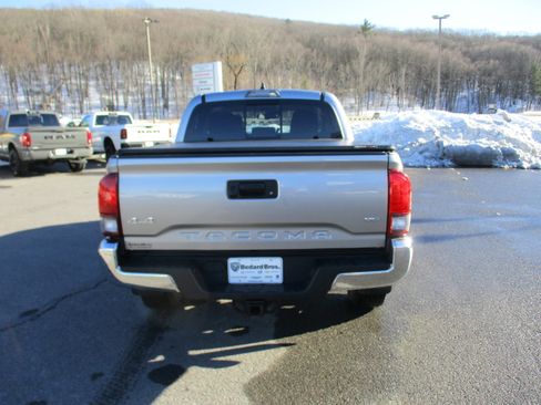 Used 2020 Toyota Tacoma SR5 image 6