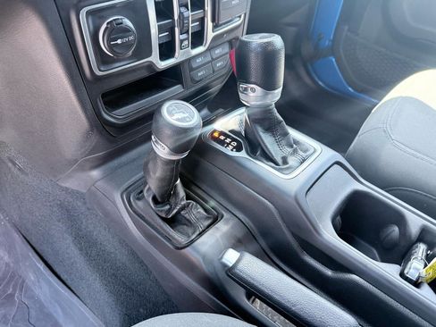 Used 2023 Jeep Wrangler Unlimited Sport w/ Sun And Sound Package AWD/4WD image 19