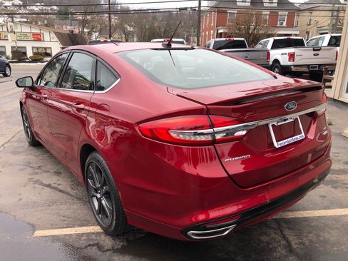 Used 2018 Ford Fusion SE w/ Equipment Group 201A image 3