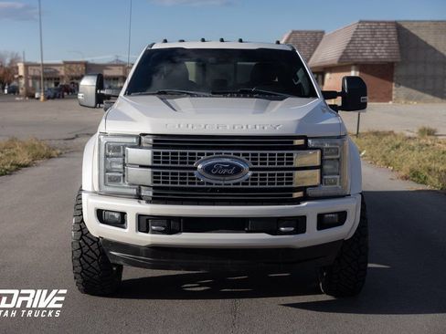 Used 2017 Ford F450 Platinum w/ Platinum Ultimate Package AWD/4WD image 4