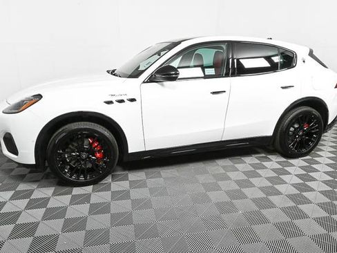 New 2025 Maserati Grecale Modena image 2