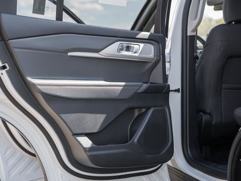 New 2026 Ford Explorer Active image 35