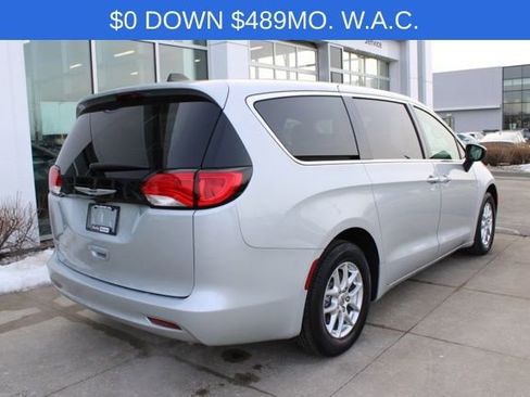 Used 2024 Chrysler Voyager LX image 5