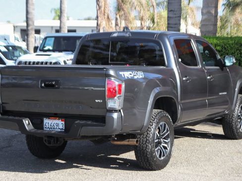 Used 2020 Toyota Tacoma TRD Sport AWD/4WD image 11