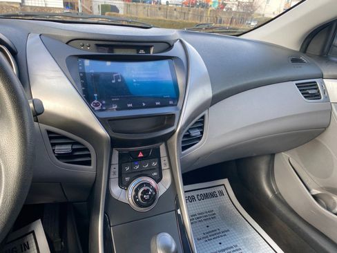 Used 2013 Hyundai Elantra GLS image 15