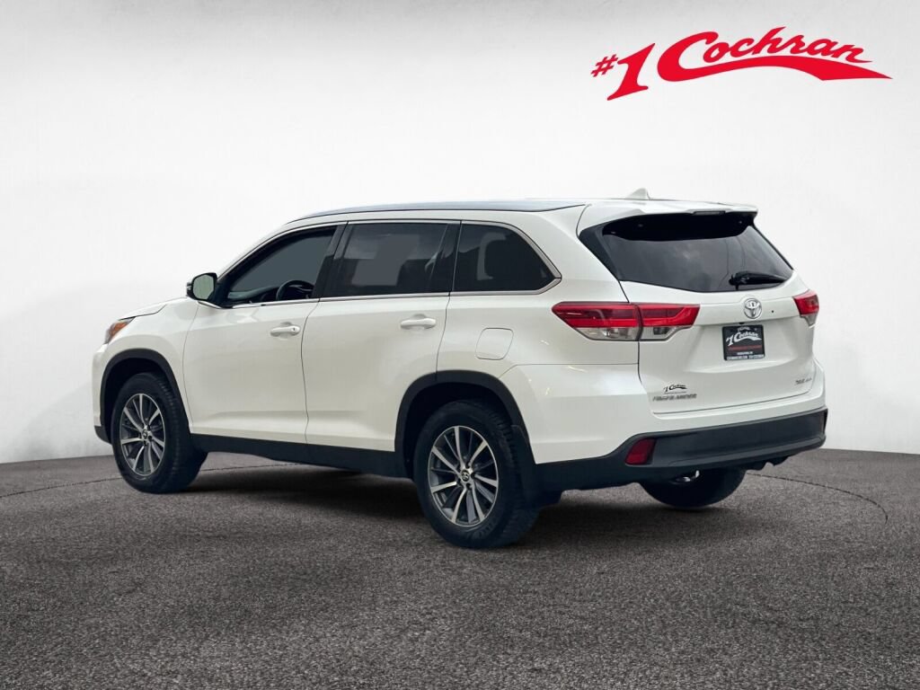 Used 2019 Toyota Highlander XLE AWD/4WD image 27
