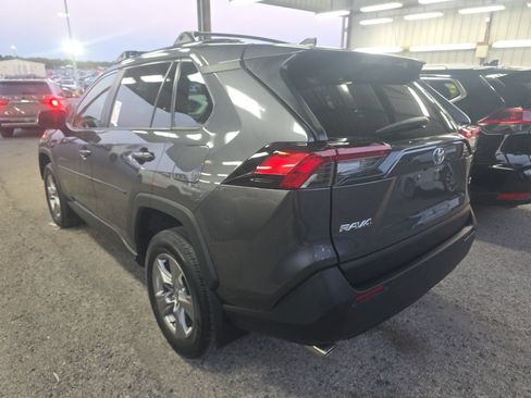 Used 2022 Toyota RAV4 XLE FWD image 8
