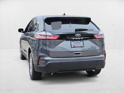 New 2024 Ford Edge SE image 9