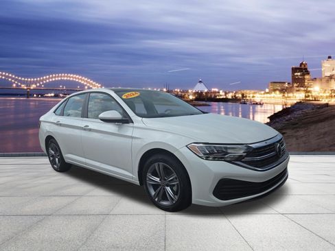 Certified 2024 Volkswagen Jetta SE FWD image 4