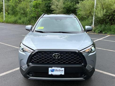 Used 2023 Toyota Corolla Cross LE w/ Moonroof Package AWD/4WD image 8