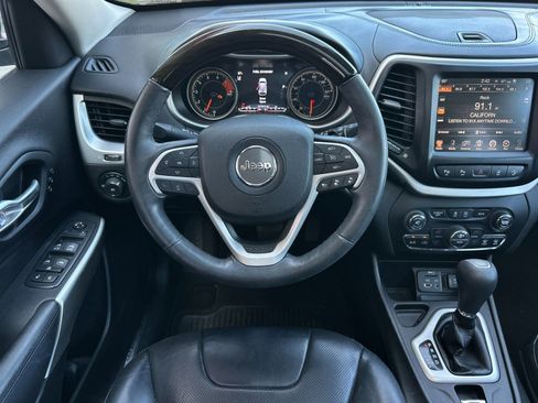 Used 2016 Jeep Cherokee Overland w/ Technology Group image 13