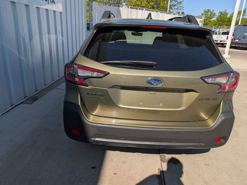 Used 2025 Subaru Outback Onyx Edition AWD/4WD image 13