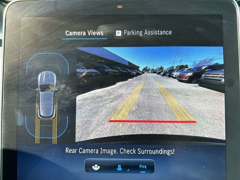 Used 2024 Mercedes-Benz GLC 300 4MATIC image 17