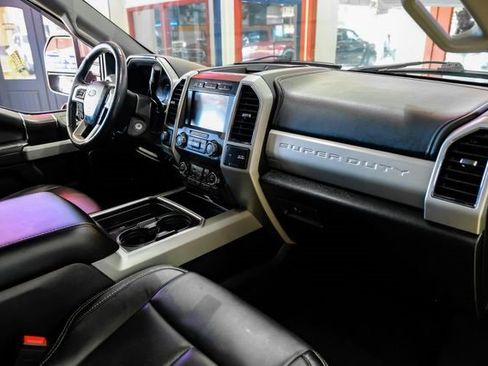 Used 2020 Ford F250 Lariat w/ Chrome Package image 13