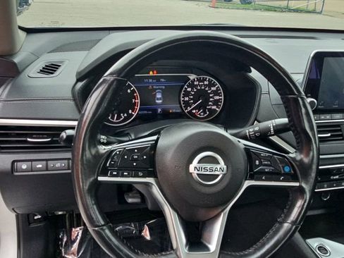 Used 2019 Nissan Altima 2.5 SV FWD image 13