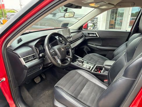 Used 2024 Mitsubishi Outlander SE FWD image 10