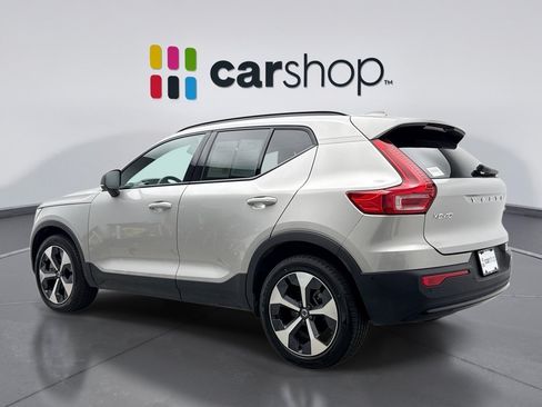 Used 2025 Volvo XC40 B5 Plus AWD/4WD image 3