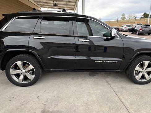 Used 2015 Jeep Grand Cherokee Overland w/ Advanced Technology Group AWD/4WD image 3