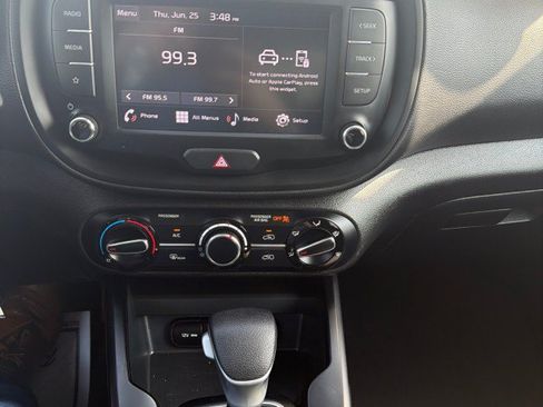 Used 2024 Kia Soul LX w/ Option Group 015 FWD image 11