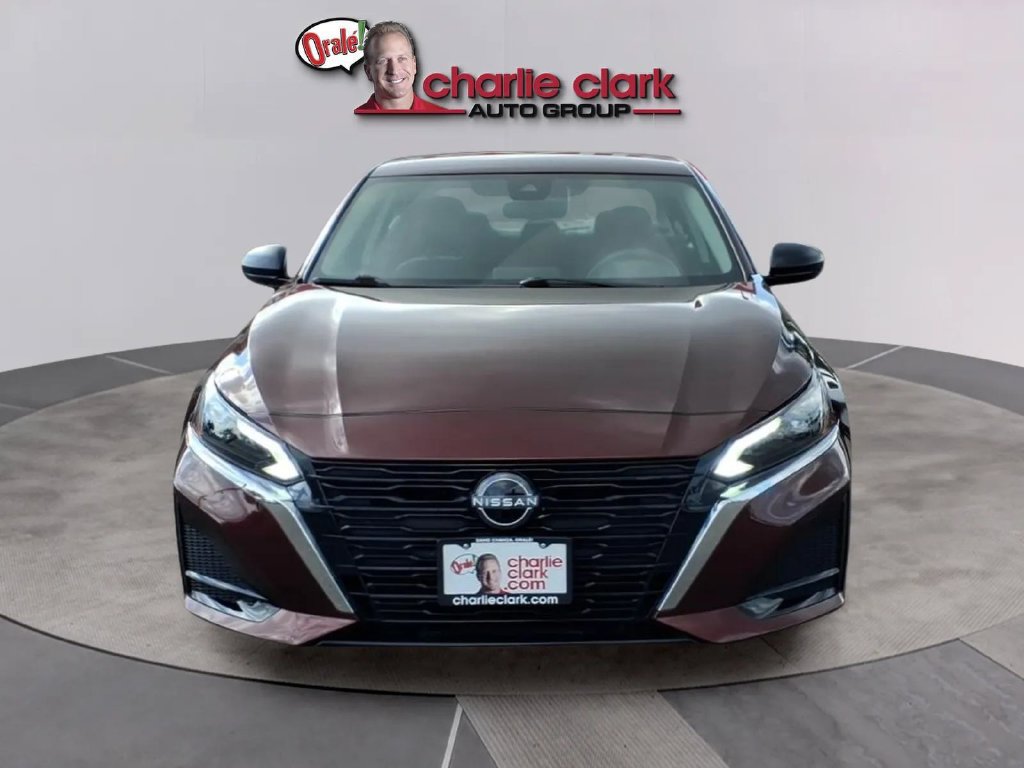 Used 2024 Nissan Altima 2.5 SV FWD image 8