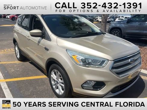 Used 2017 Ford Escape SE w/ Equipment Group 201A FWD image 1