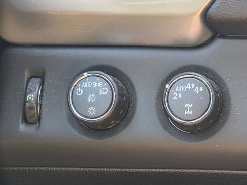 Used 2017 Chevrolet Tahoe LT AWD/4WD image 18