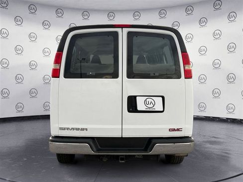 Used 2016 GMC Savana 3500 LT w/ LT Preferred Equipment Group image 4