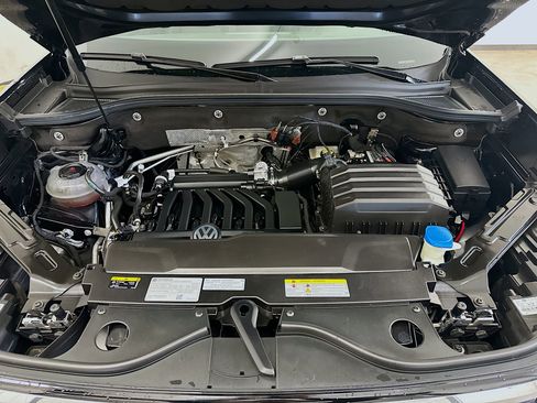 Used 2023 Volkswagen Atlas Cross Sport SE w/ Black Wheel Package AWD/4WD image 35