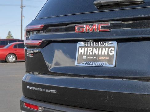 Used 2025 GMC Acadia Elevation image 23