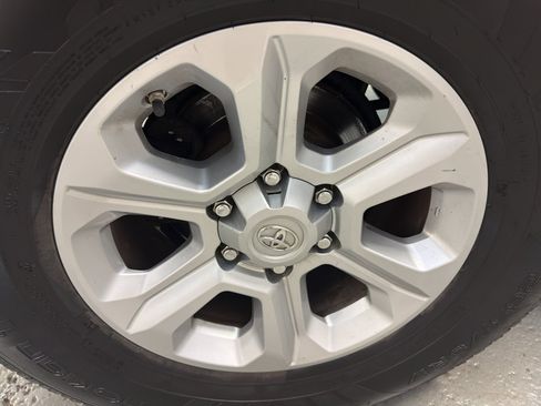 Used 2018 Toyota 4Runner SR5 Premium image 37