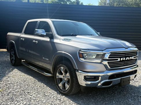 Used 2019 RAM 1500 Laramie AWD/4WD image 3