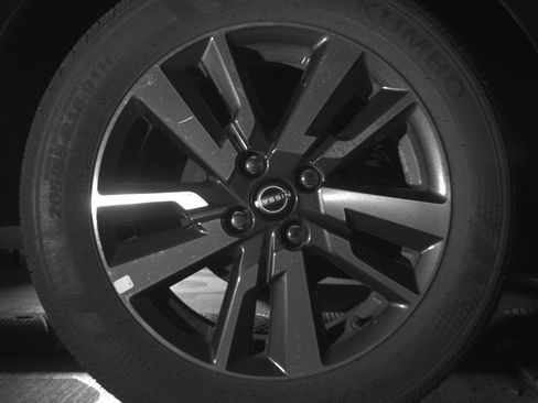 Used 2025 Nissan Versa SV image 15