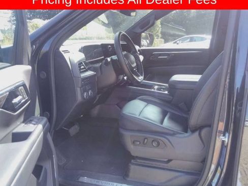 Used 2025 Chevrolet Tahoe LT RWD image 5