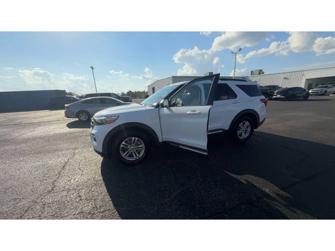 Used 2020 Ford Explorer XLT w/ Equipment Group 202A RWD image 5