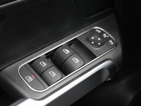 Certified 2025 Mercedes-Benz GLB 250 image 11